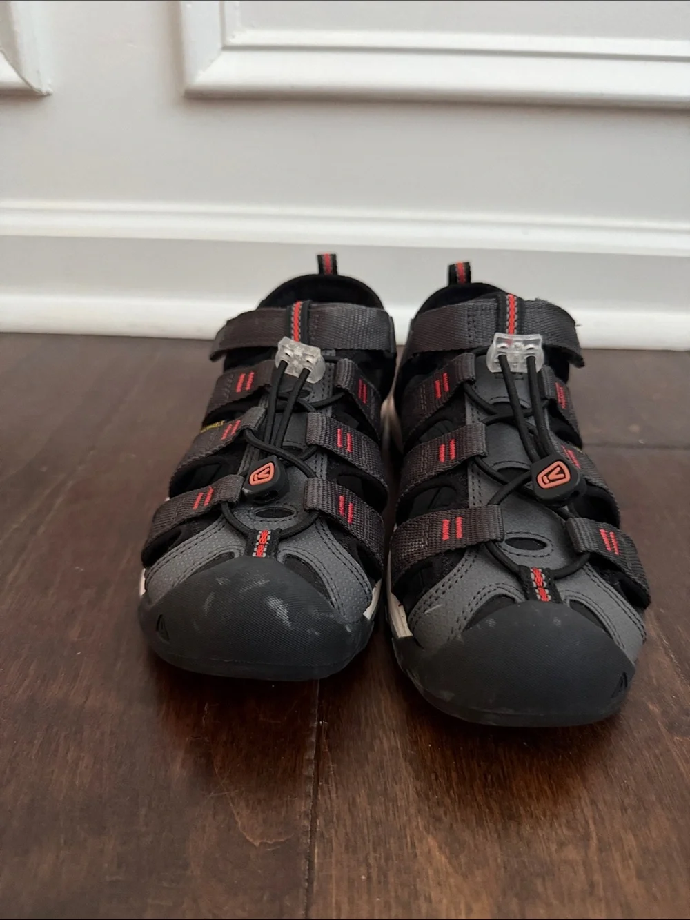 Keen Newport NEO H2 Youth Sandals Sz 2 Magnet Hook & Loop Lace-Lock Bungee